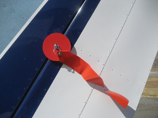 PAD-LOCK, CONTROL SURFACE GUST LOCK