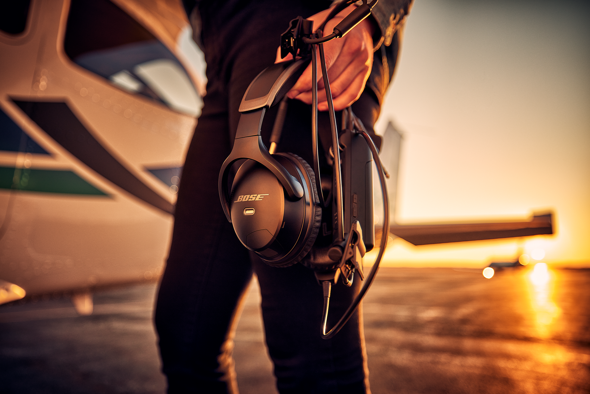 Image 15 of Bose A30 Headset with Dual Plug (Fixed-Wing), Bluetooth, High Impedance and Straight Cable (857641-3120)